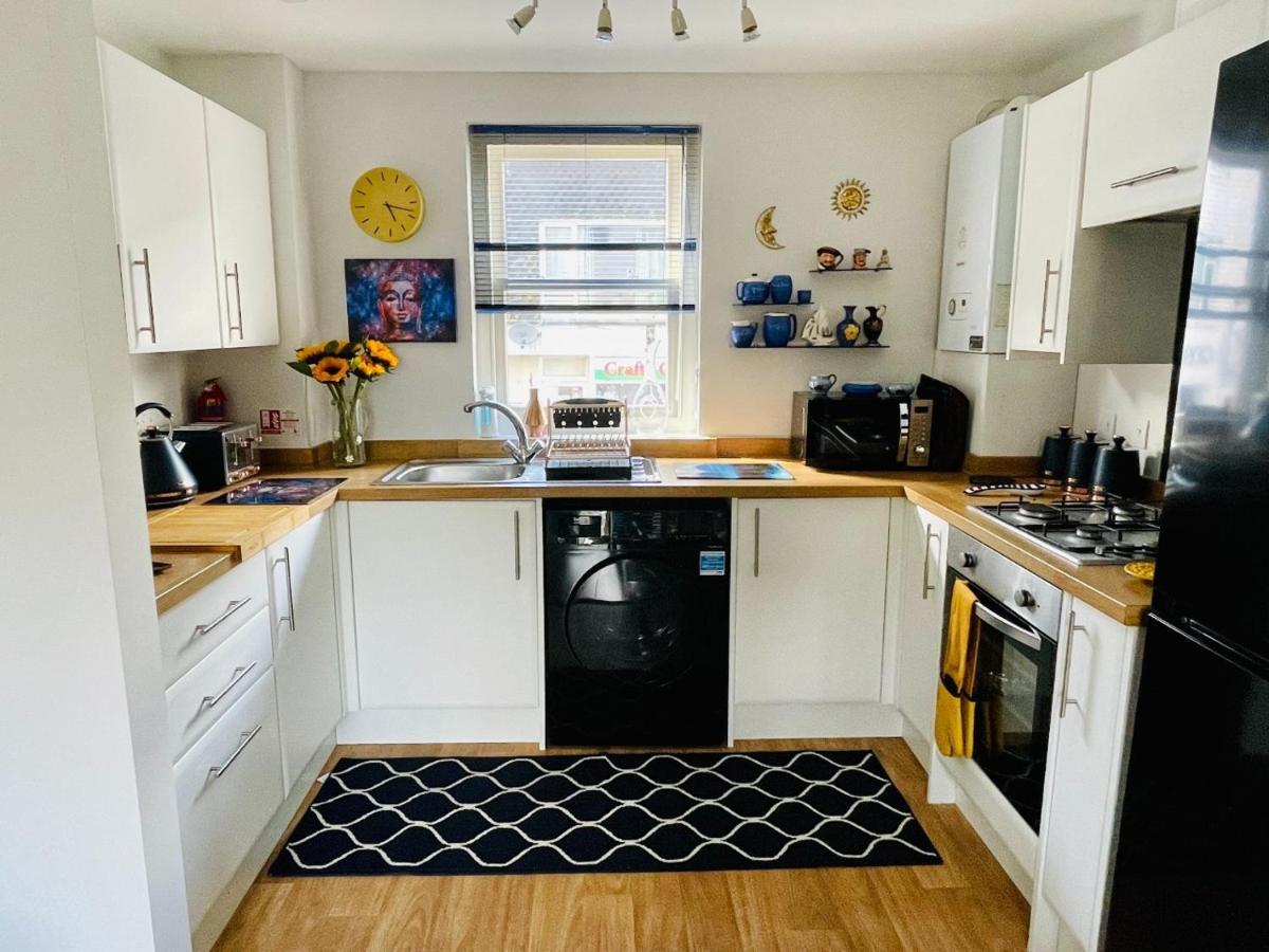 Captains Rest - 2 Bedroom Apartment In The Heart Of ブリックハム エクステリア 写真