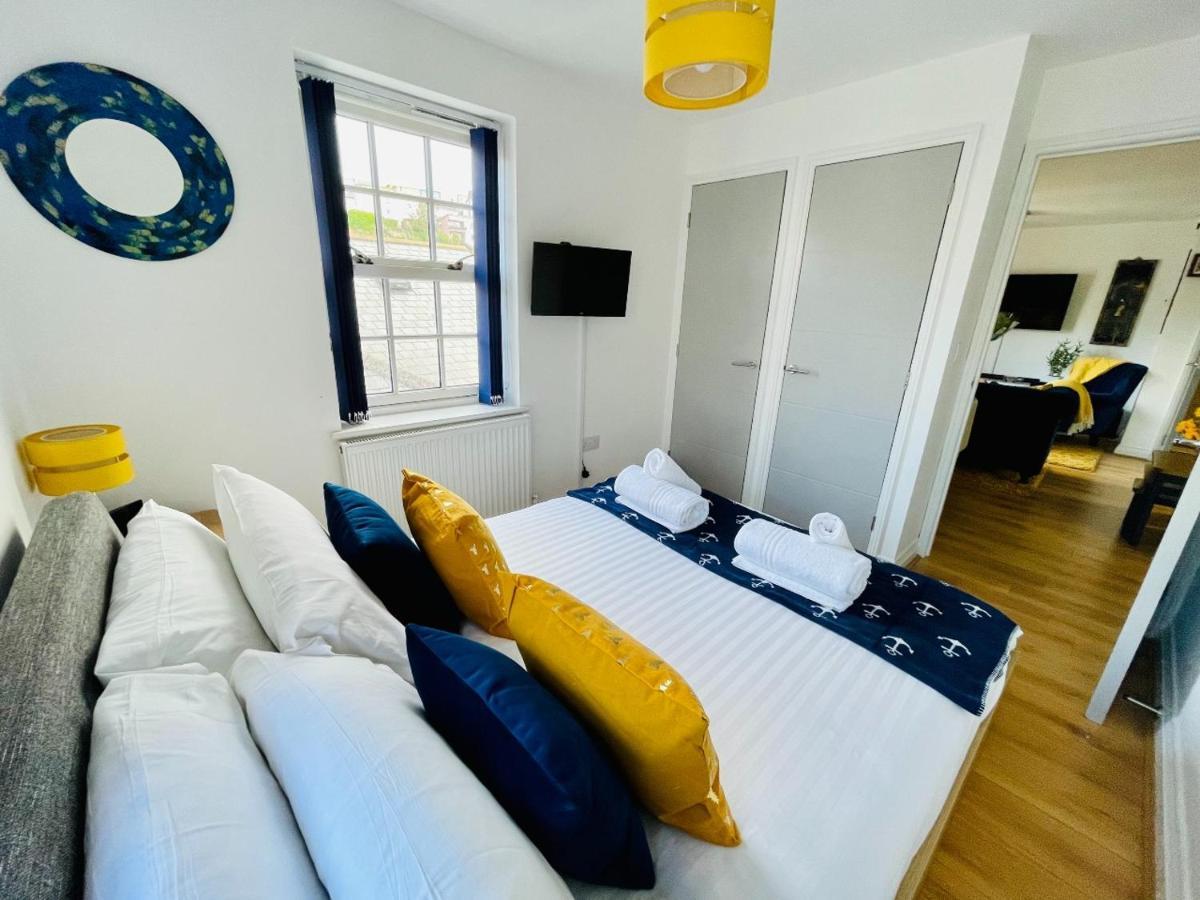 Captains Rest - 2 Bedroom Apartment In The Heart Of ブリックハム エクステリア 写真