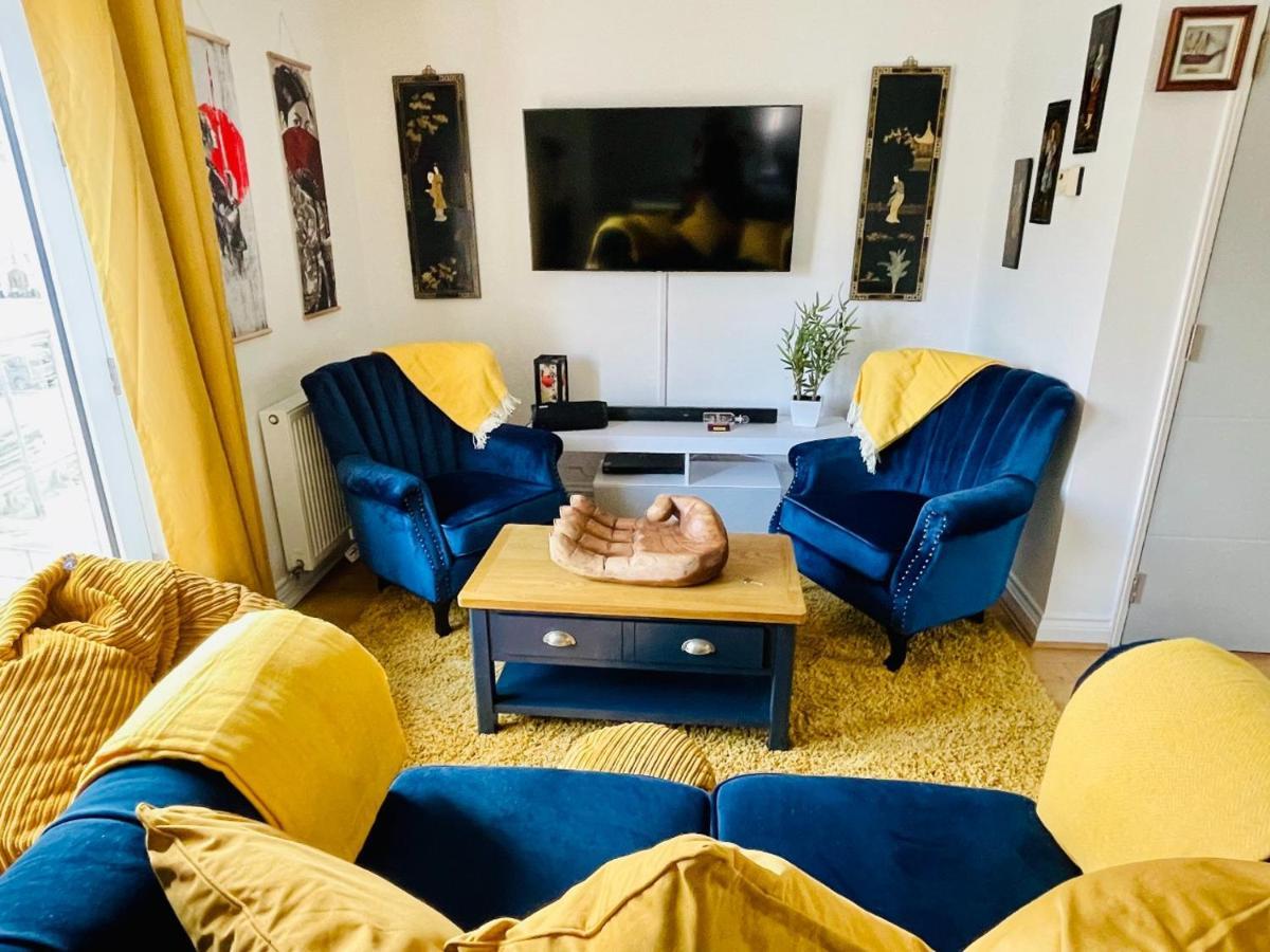 Captains Rest - 2 Bedroom Apartment In The Heart Of ブリックハム エクステリア 写真