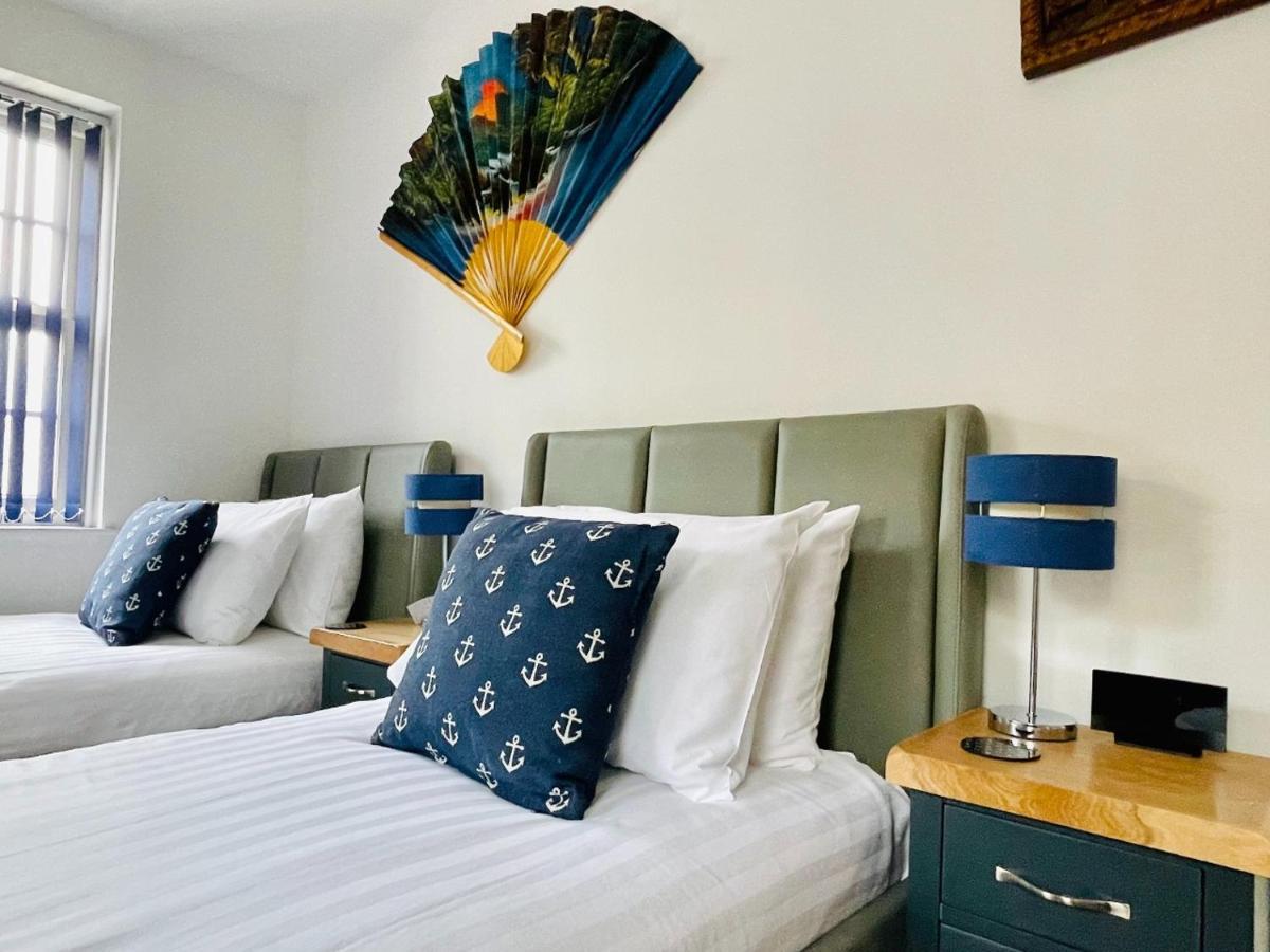 Captains Rest - 2 Bedroom Apartment In The Heart Of ブリックハム エクステリア 写真