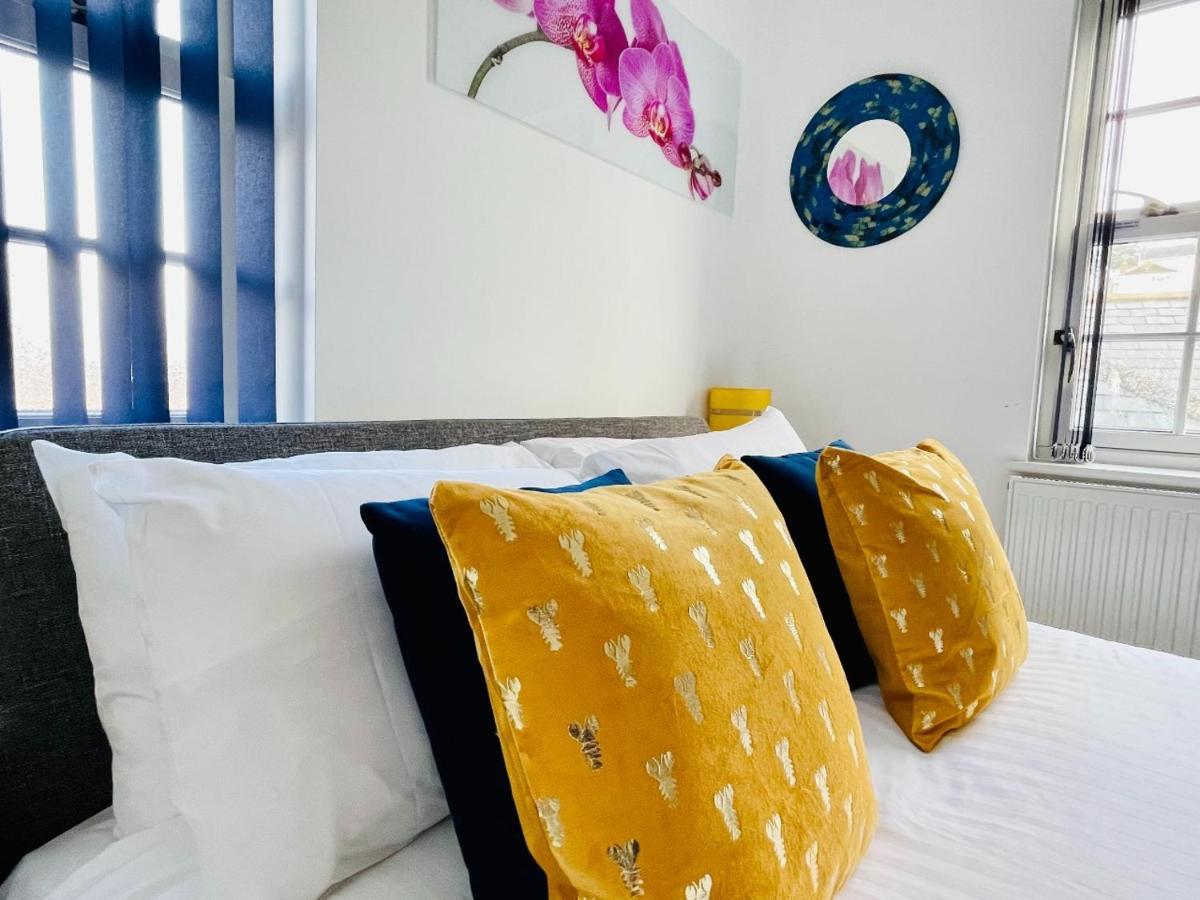 Captains Rest - 2 Bedroom Apartment In The Heart Of ブリックハム エクステリア 写真